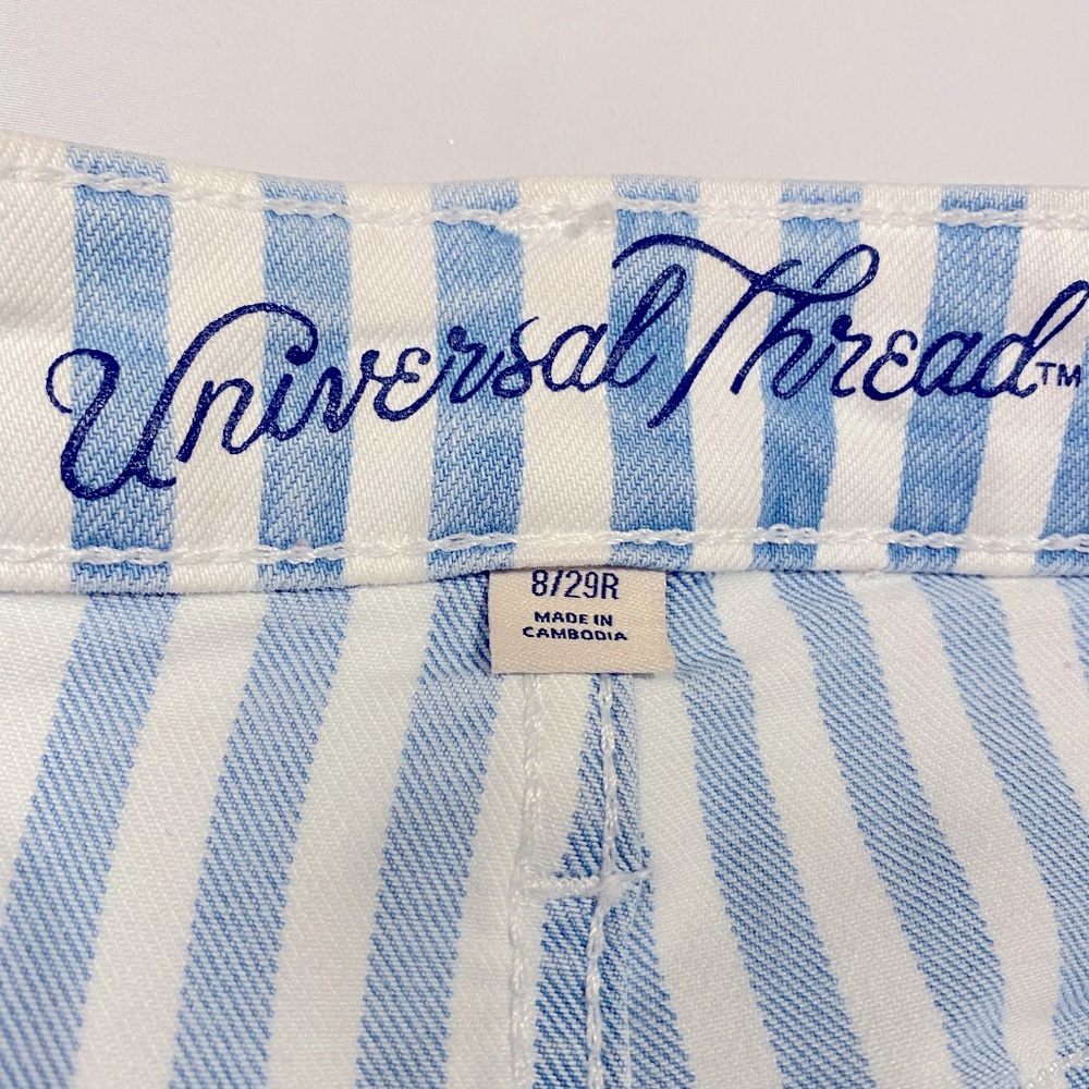 Universal Thread shorts. Blue and white stripe Size 8/29R. EUC. - Picture 3 of 3